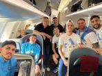 skuad-argentina-foto-bareng-saat-di-pesawat-menuju-argentina.jpg