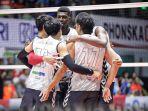 skuad-bhayangkara-presisi-melakukan-selebrasi-di-musim-reguler-proliga-2024.jpg
