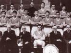 skuad-manchester-united-pada-26-september-1956_20160927_142235.jpg