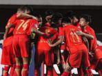 skuad-persija-jakarta-memakai-jersey-home-di-kompetisi-liga-1-20232024.jpg