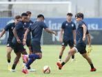 skuad-timnas-kamboja-jalani-sesi-latihan-sebelum-laga-sea-games-2023.jpg