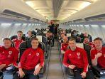 skuad-wales-di-euro-2020-yang-berada-dalam-pesawat.jpg