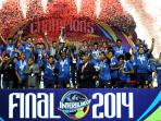 skuat-arema-cronus-juara-inter-island-cup_20150202_000857.jpg