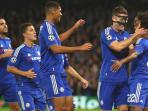 skuat-chelsea-merayakan-gol-willian_20150917_035716.jpg