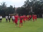 skuat-persija-jakarta-berlatih_20161108_124721.jpg