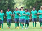 skuat-timnas-indonesia-u-23-latihan_20150102_143609.jpg