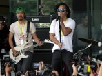 slank-manggung-tolak-revisi-uu-kpk_20160222_180447.jpg