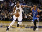 small-forward-golden-state-warriors-kevin-durant-point-guard-oklahoma-city-thunder-russell-westbrook_20170119_154118.jpg