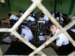 smu-makassar-ikuti-un-online-cbt_20150414_104103.jpg
