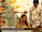 sofiatun-gudono-menyiramkan-air-7-sumber-kepada-erina-gudono-dalam-prosesi-siraman.jpg