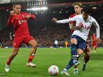 son-beraksi-di-stadion-anfield.jpg