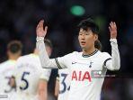 son-heung-min-kanan-memberi-isyarat-setelah-ia-mencetak-gol.jpg