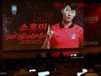 son-heung-min-terlihat-di-layar-ketika-wartawan.jpg