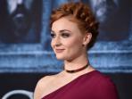 sophie-turner_20160606_162841.jpg