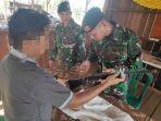sopir-berinisial-m-28-dengan-besar-hati-dan-sukarela-menyerahkan-senjata-api.jpg