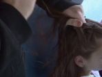 sopir-bus-rutin-mengepang-rambut-seorang-gadis_20180404_175959.jpg