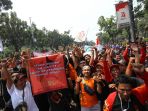 sopir-taksi-online-demo-kebijakan-perluasan-ganjil-genap_20190819_154853.jpg