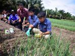 sosialisasi-teknik-budidaya-bawang-di-riau_20180322_193007.jpg