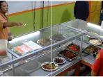 sosok-pria-yang-makan-di-makan-tegal34.jpg