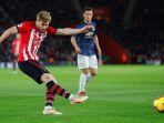 southampton-stuart-armstrong-vs-manchester-united.jpg