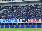 spanduk-besar-bertuliskan-dipermudah-bukan-dipersulit-adalah-sindiran-bobotoh.jpg
