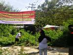 spanduk-dibongkar_20160803_122555.jpg<pf>camat-medan-polonia_20160803_112224.jpg<pf>robohkan-spanduk_20160803_111242.jpg<pf>bakar-ban_20160803_110454.jpg