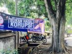 spanduk-ini-bukan-hasil-korupsi_20180205_090606.jpg