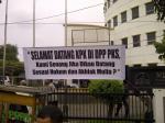 spanduk-pks-sambut-kpk.jpg
