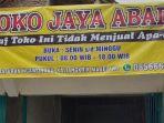 spanduk-toko-jaya-abadi-viral-karena-tidak-menjual-apa-apa.jpg