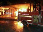 spbu-di-jl-bintang-pinrang-terbakar_20170114_120858.jpg