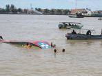 speedboat-terbalik_20141230_070131.jpg