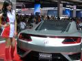 spg-cantik-mejeng-di-depan-honda-ndx.jpg
