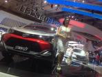 spg-toyota-menyunggingkan-senyum-di-samping-veloz-tigre_20160816_191818.jpg