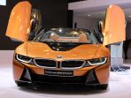 sport-car-listrik-masa-depan-bmw-i8-roadster-diluncurkan_20180803_001418.jpg