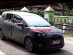 spyshot-toyota-sienta_20160120_121541.jpg