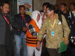 sri-hartini-ditahan-kpk_20161231_213824.jpg