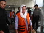 sri-hartini-jalani-pemeriksaan-perdana-paska-penahanan_20170111_164936.jpg