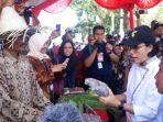 sri-mulyani-belanja-bandeng.jpg