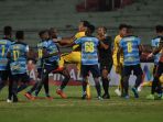 sriwijaya-fc-kalahkan-persewar-waropen-1-0_20191109_230018.jpg