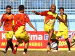 sriwijaya-fc-uji-lapangan-persiapan-piala-presiden-ri-2015_20150901_144203.jpg