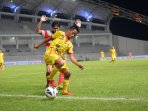 sriwijaya-fc-vs-madura-united-di-piala-gubernur-kaltim-2016_20160303_144350.jpg