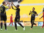 sriwijaya-fc-vs-martapura-fc_20150324_131104.jpg