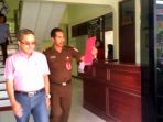 staf-ahli-gubernur-kaltara-masuk-penjara_20170725_142827.jpg
