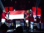 staf-dan-pengunjung-boshe-lakukan-upacara-bendera_20160818_163605.jpg
