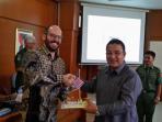 staf-kedubes-as-tasik_20150112_154527.jpg