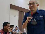 stanley-saat-menjadi-forum-wartawan-koperasi.jpg