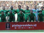 starting-line-up-pss-sleman-saat-melawan-dewa-united.jpg