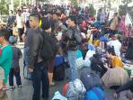 stasiun-senen-mudik_2015_20150716_121135.jpg