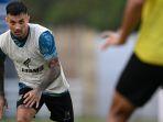 stefano-lilipaly-latihan-borneo-fc.jpg