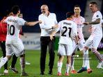 stefano-pioli-merayakan-kemenangan-setelah-ac-milan-mengamankan-kualifikasi-liga-champions.jpg